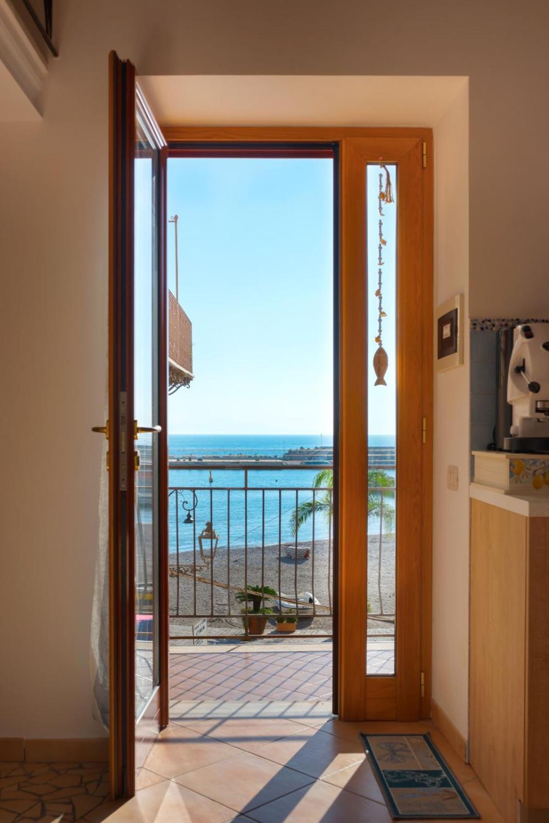 Casa Vacanze "Il Baffo E Il Mare" Cetara Extérieur photo
